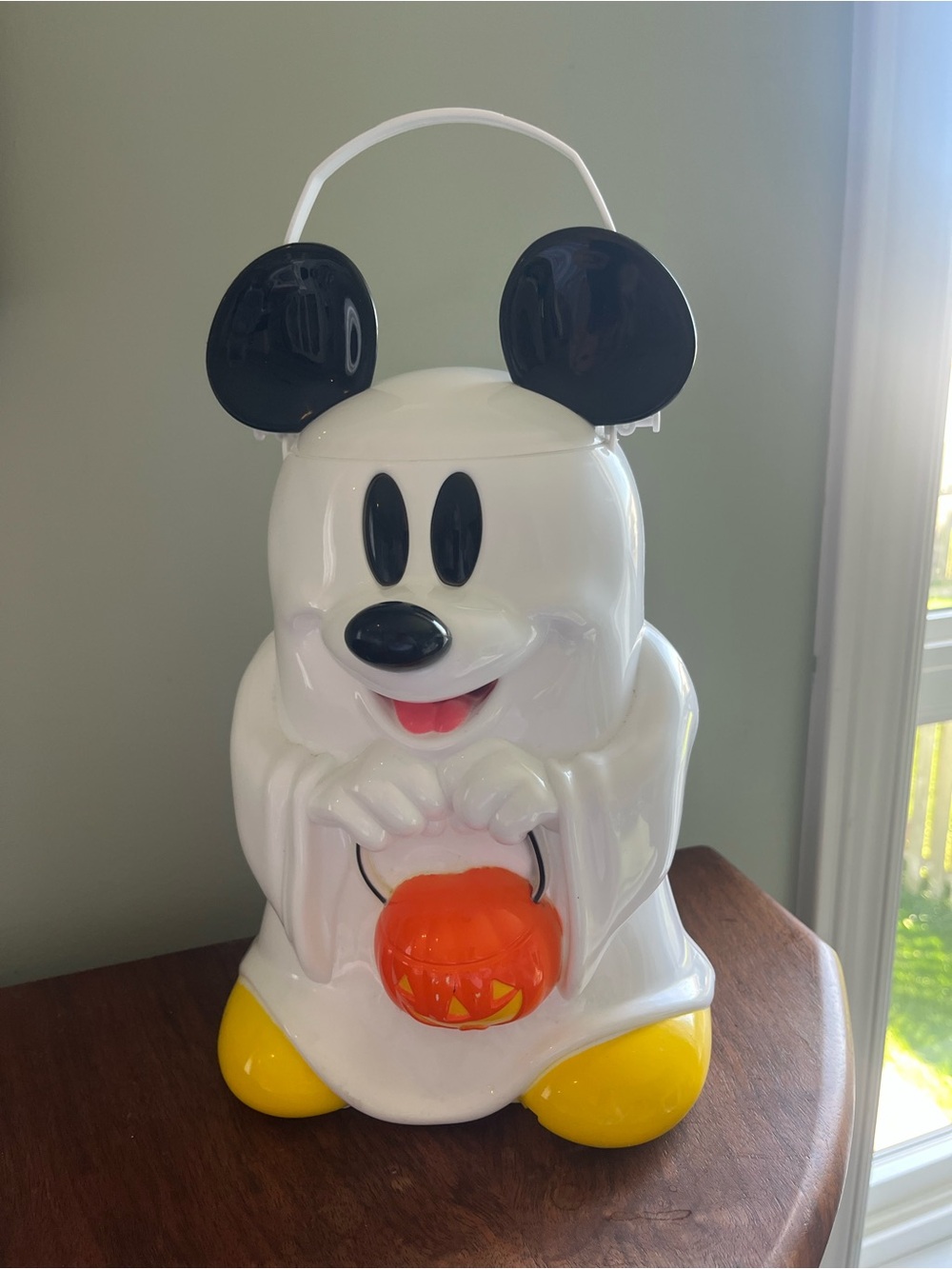 MICKEY MOUSE GHOST TRICK OR TREAT POPCORN HALLOWEEN BUCKET DISNEY PARKS